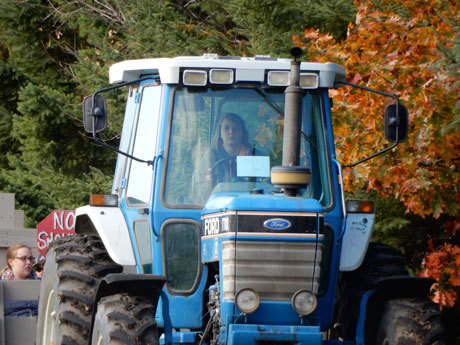 Swan's Pumpkin Farm in Racine County - Tractor Drawn Hayrides
